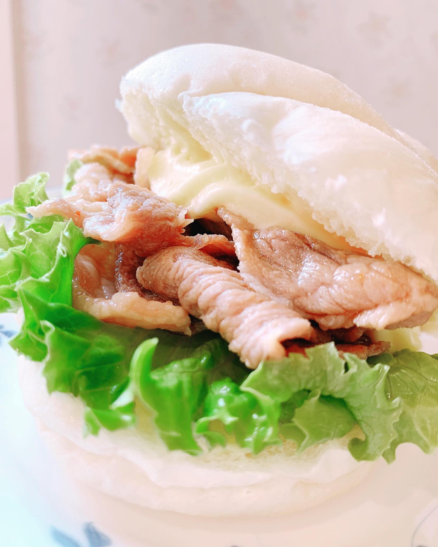 焼き肉さんど❣️

¥300

甘辛く味付けした豚肉と、シャキシャキのサニーレタス🥬
マヨネーズを少し多めに乗せるとベストマッチ️
暑い日にもモリモリ進んじゃいます